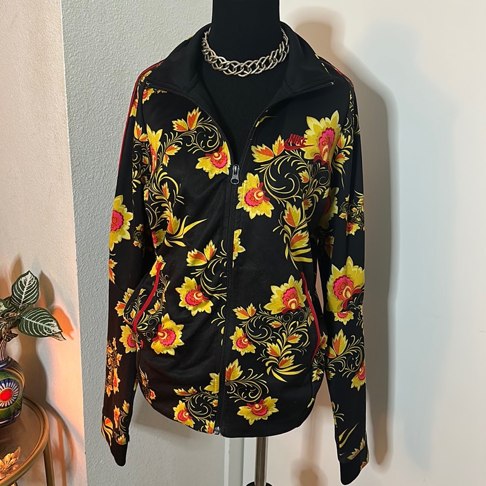 Nike 🖤💛❤️ floral track jacket size small
